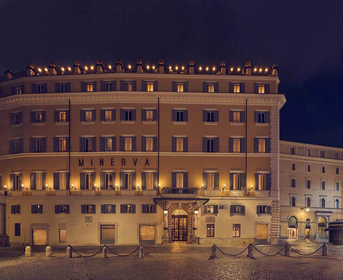facade at night Orient Express La Minerva