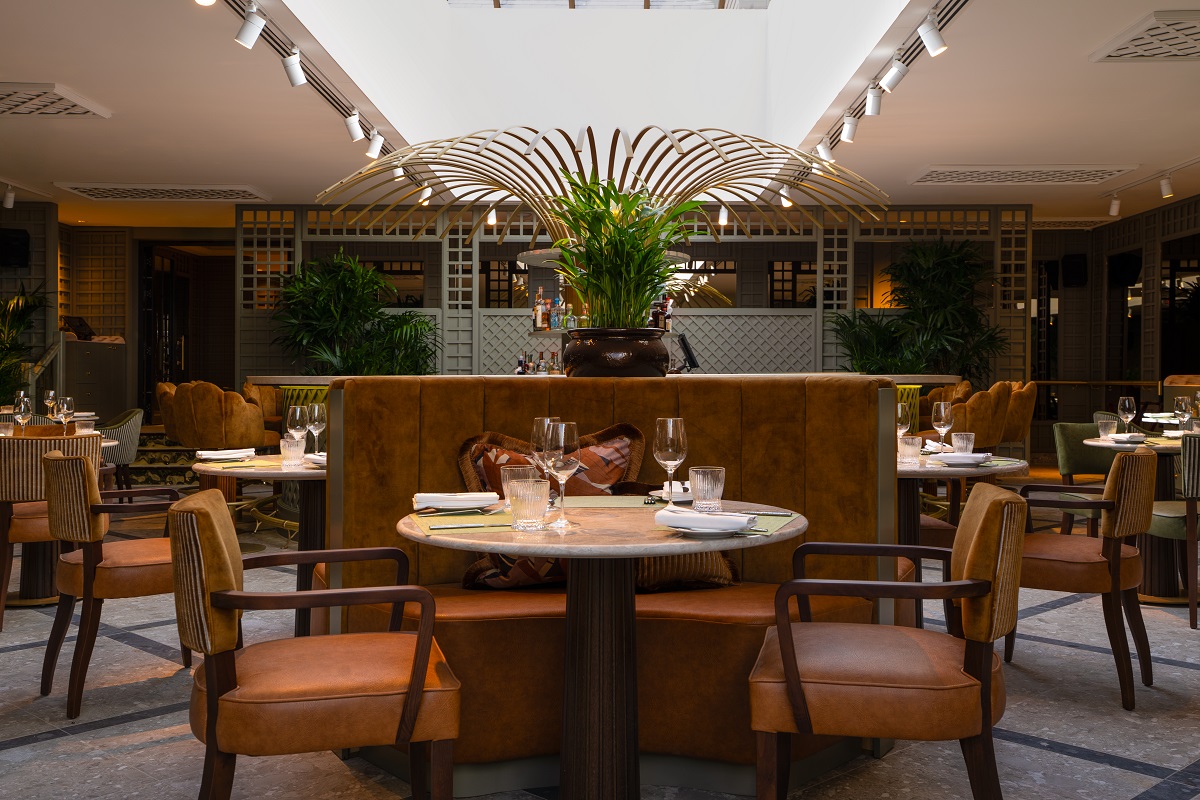 Foveran's restaurant with art deco inspired central feature column