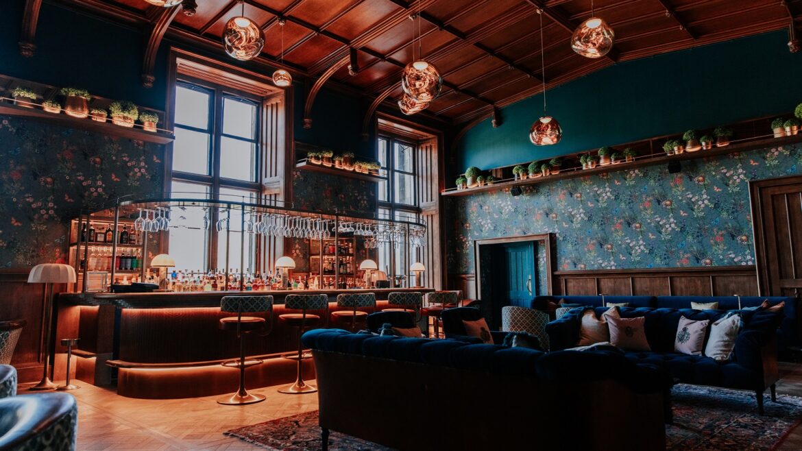 Slainte Bar in Mar Hall hotel
