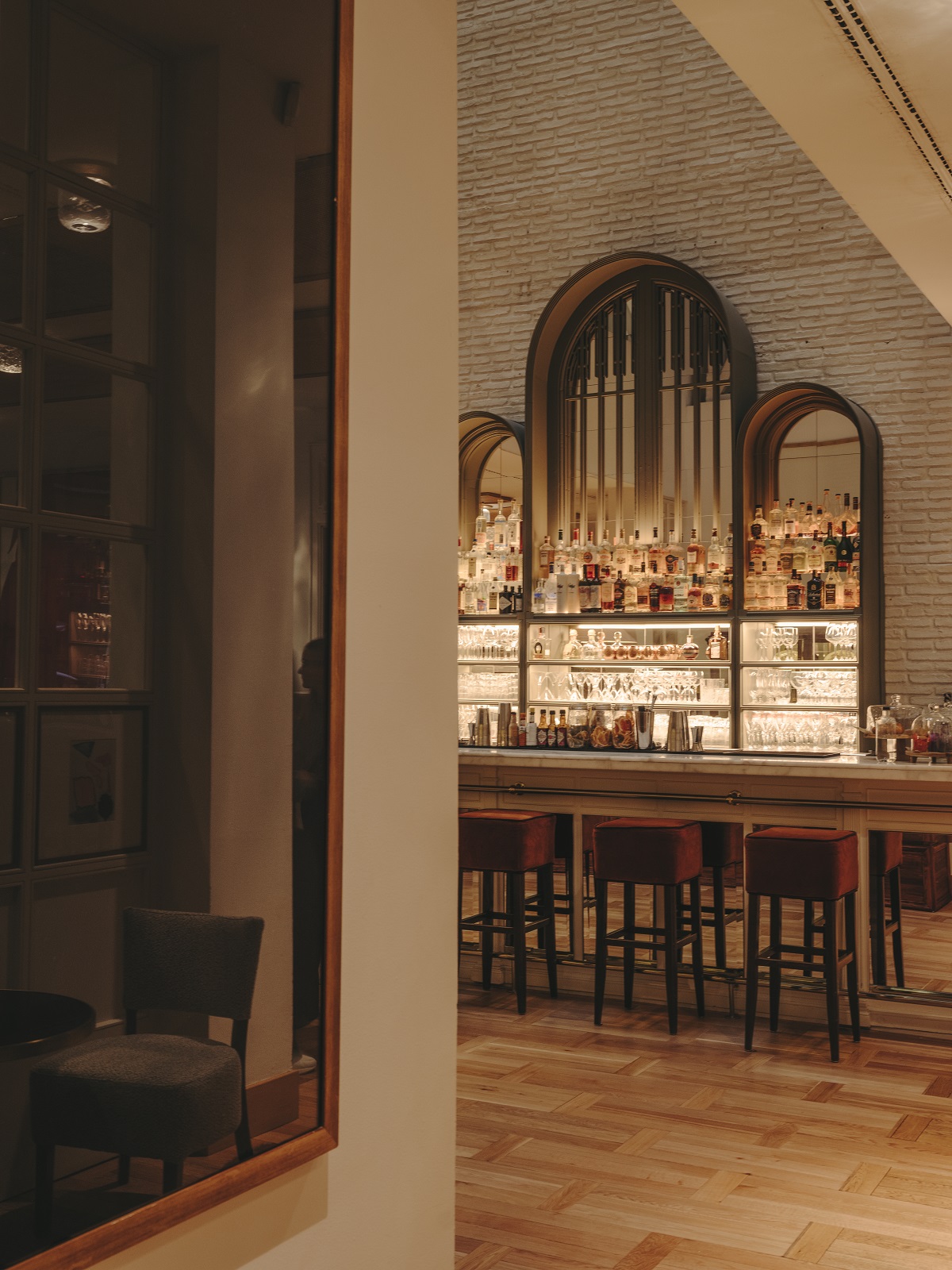 view into back mirrored bar in Pulitzer Barcelona