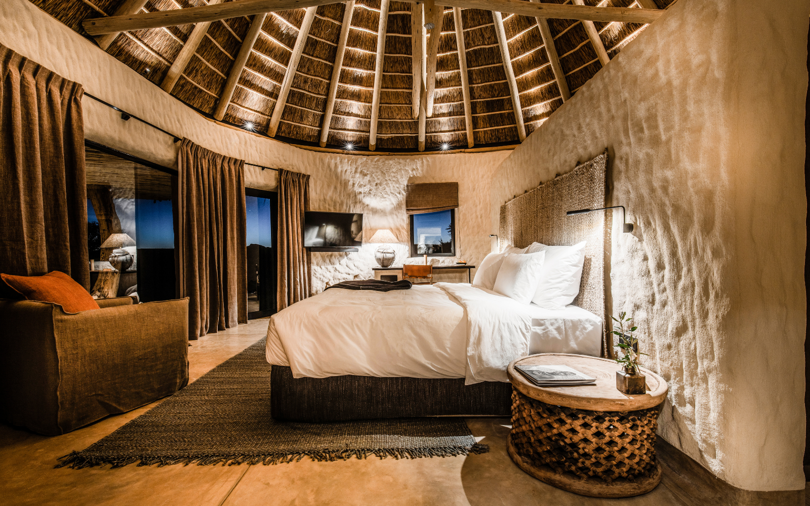Hypnos bed in Namibian hotel, Zannier Omaanda