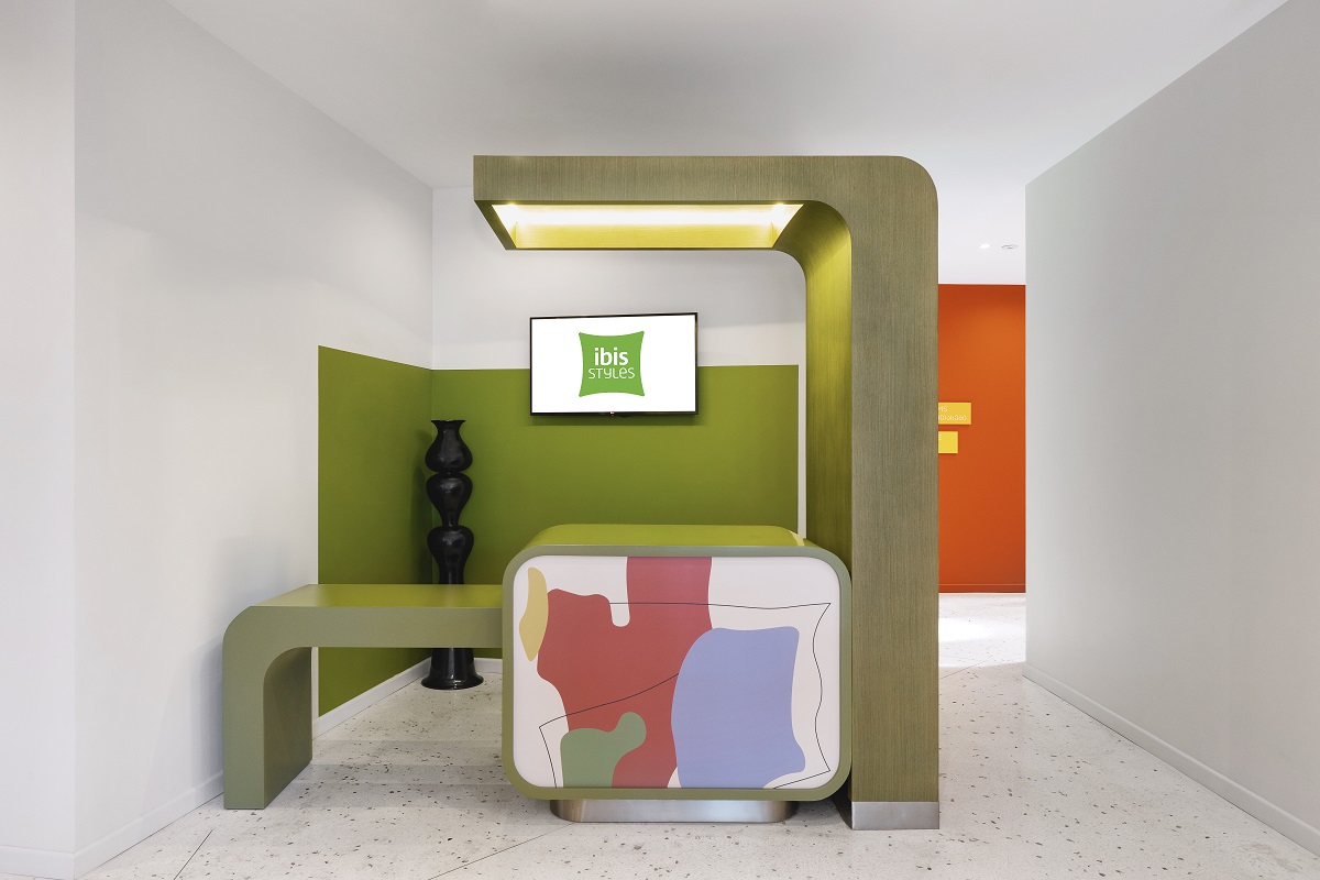 bold abstract coloured geometric shapes in reception area in ibis Styles tbilisi