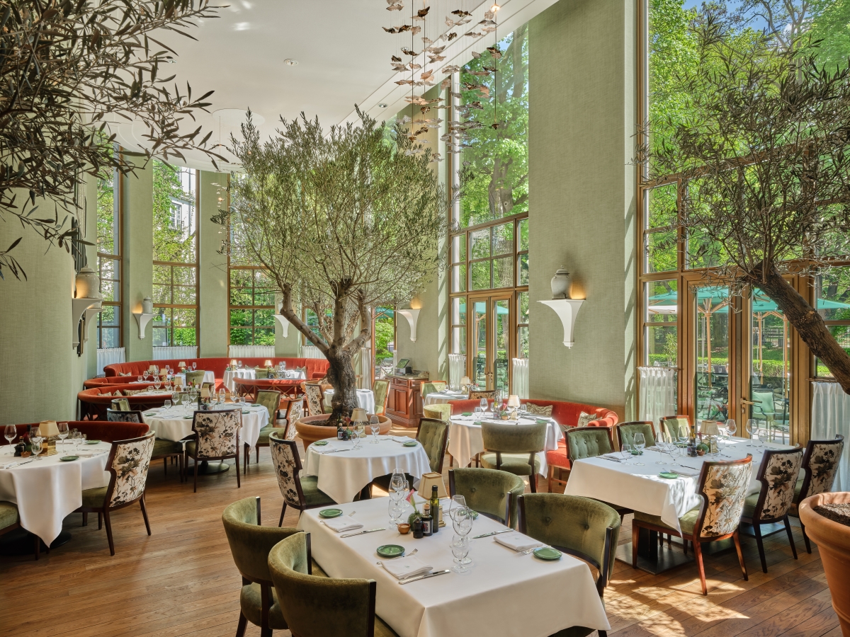 The Charles Hotel_Florio restaurant with light sculptures