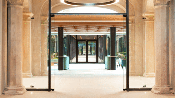 Entrance to the De Montel: Terme di Milano