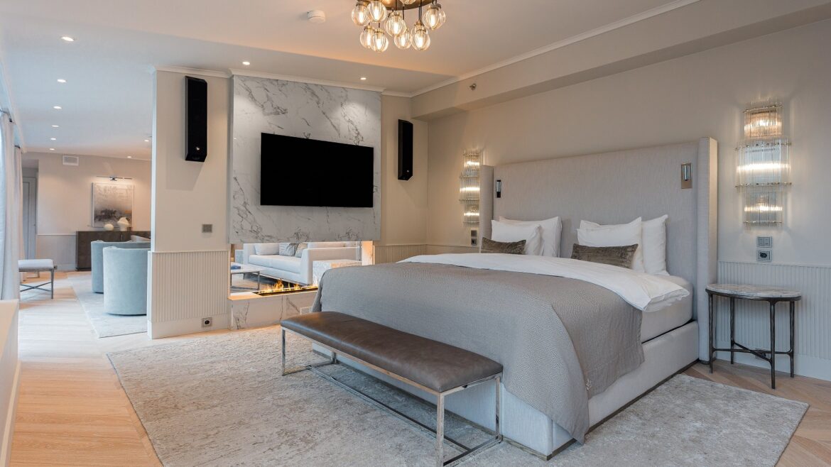 Waldorf-Astoria-Helsinki-Penthouse-Suite-Bedroom