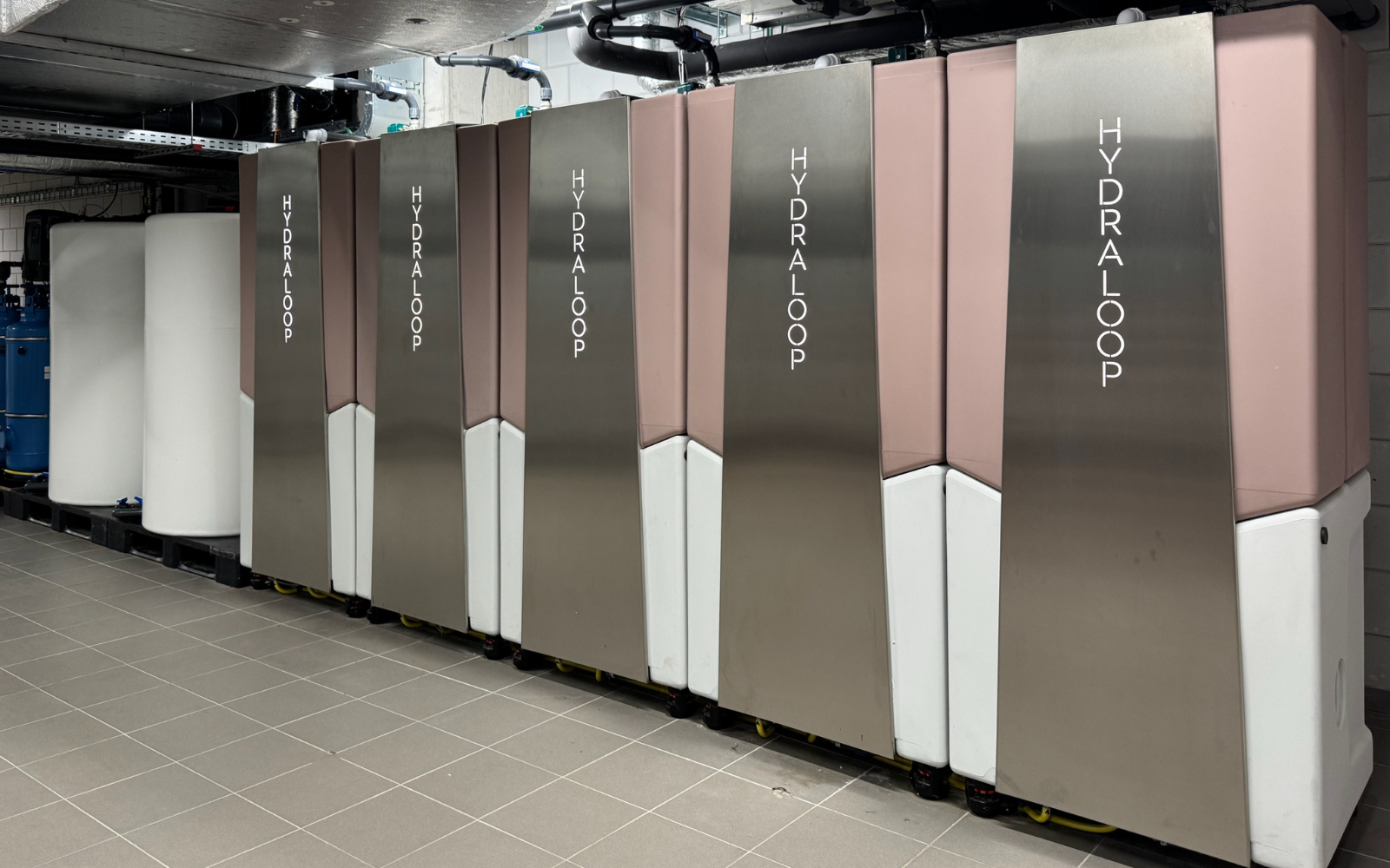 At the Annual Hotel Conference 2025 in Septembers, Hansgrohe will be showing its latest Hydraloop greywater system. Thanks to Hydraloop’s cutting-edge technology, the next step has been taken in greywater recycling, integrating modern advancements such as IoT connectivity, minimal maintenance, and enhanced system efficiency.