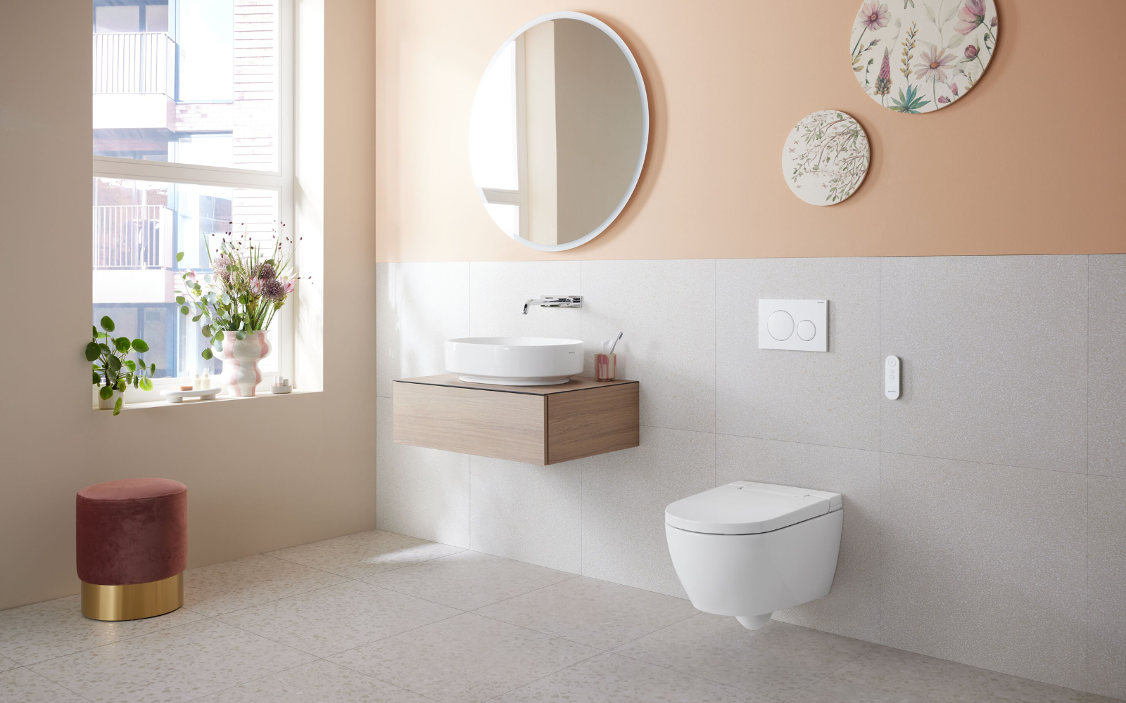 2024_Geberit AquaClean Alba_Urban_Remote control_Sigma20 round_VariForm_Option_light off