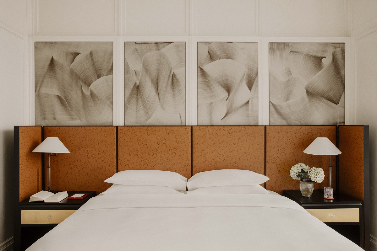 Ambassador suite bedroom with a skyline view of London in Park Hyatt London River Thames