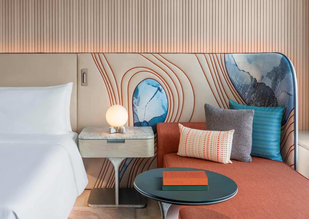 detail of guestroom in Sentosa with coral and blue details