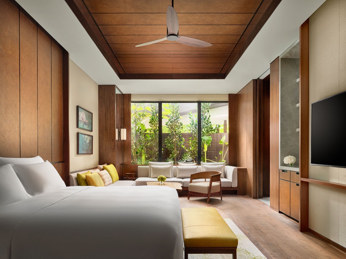 guestroom with garden view in the terrace wing in Grand Hyatt Singapore
