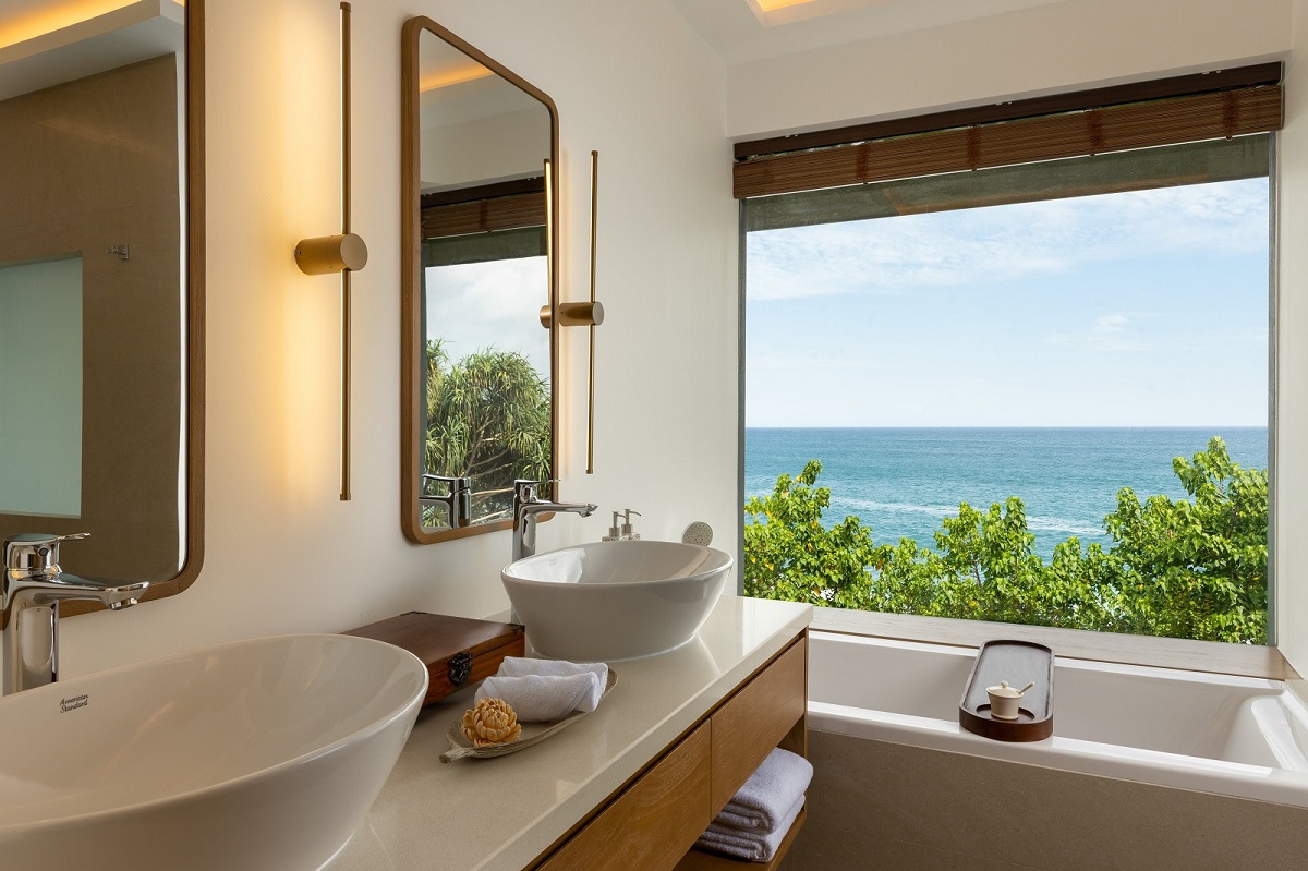 bath with a sea view