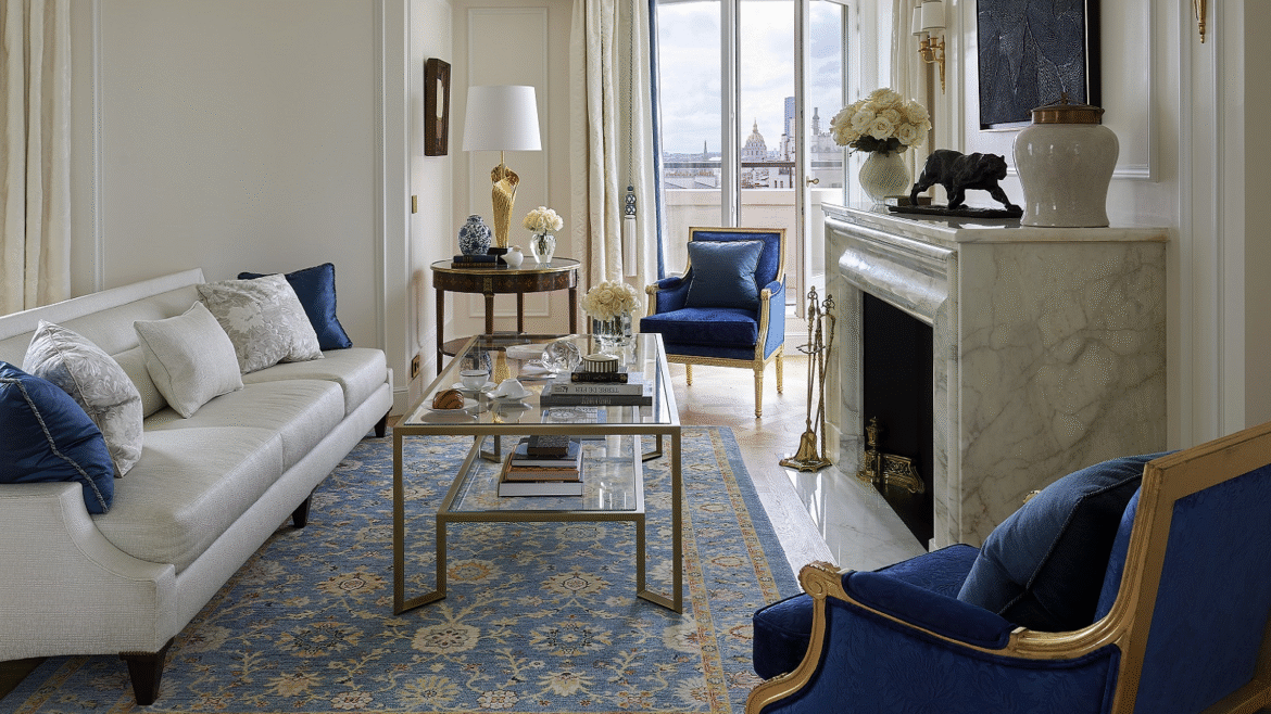 Four Seasons Hotel George V entered a new chapter in its history: the complete renovation of its 243 rooms and suites. Designed by Pierre-Yves Rochon (PYR),
