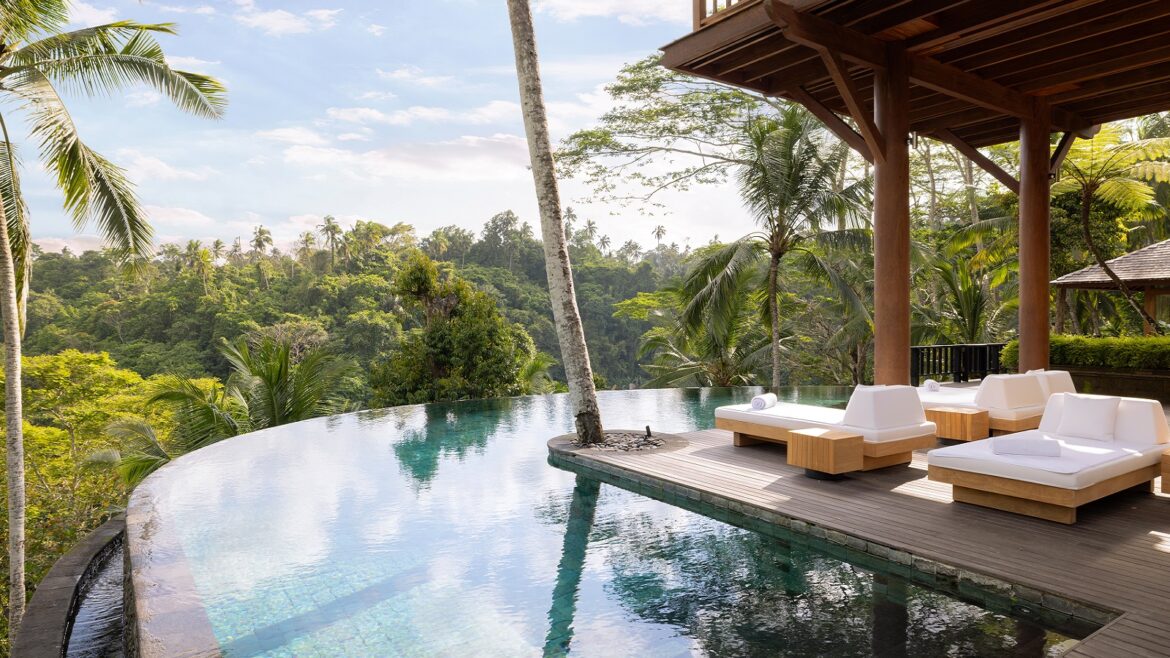 infinity pool in jungle setting at COMO Shambhala Wanakasa Residence Communal Area Pool