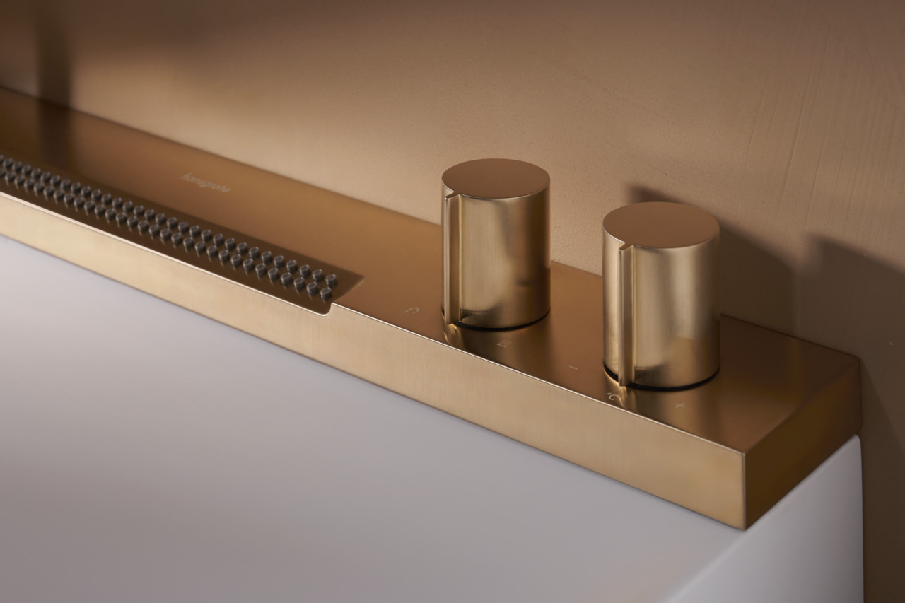 Minimalist tap knobs on new hansgrohe Avalegra unit