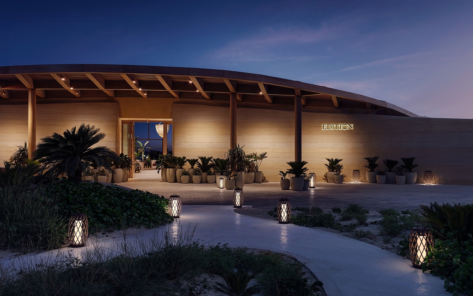path leading up to entrance The Red Sea EDITION_with path and facade lighting