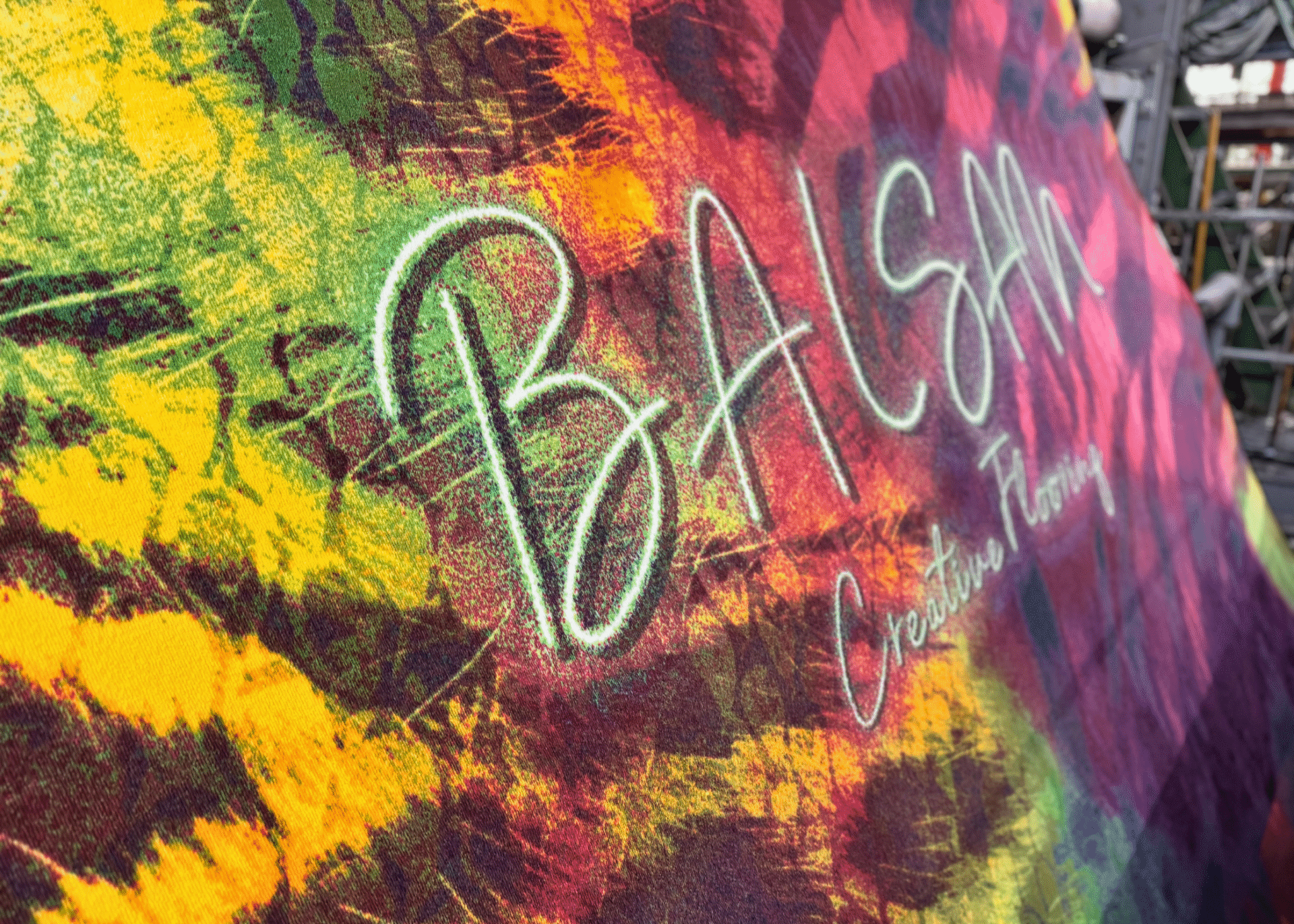 Balsan carpet in neon animal print