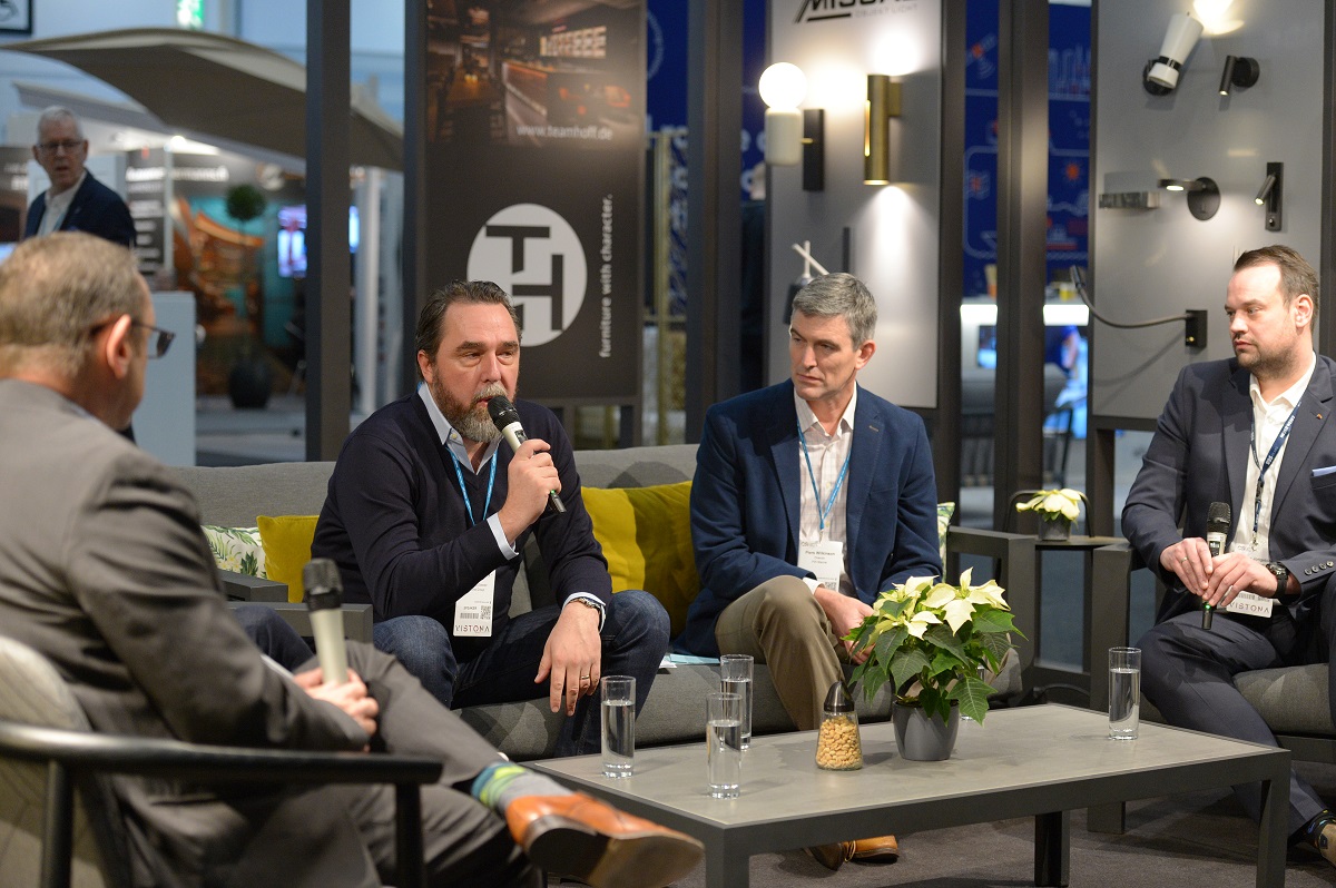 guest speakers on a panel at csi europe