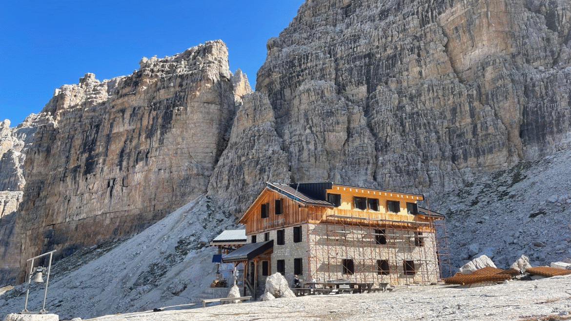 In the heart of the Brenta Dolomites, at 2,580 meters above sea level, Rifugio Alimonta