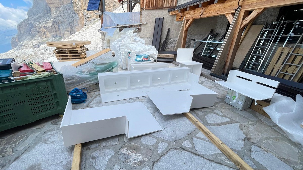 preparation of pre-assembled materials