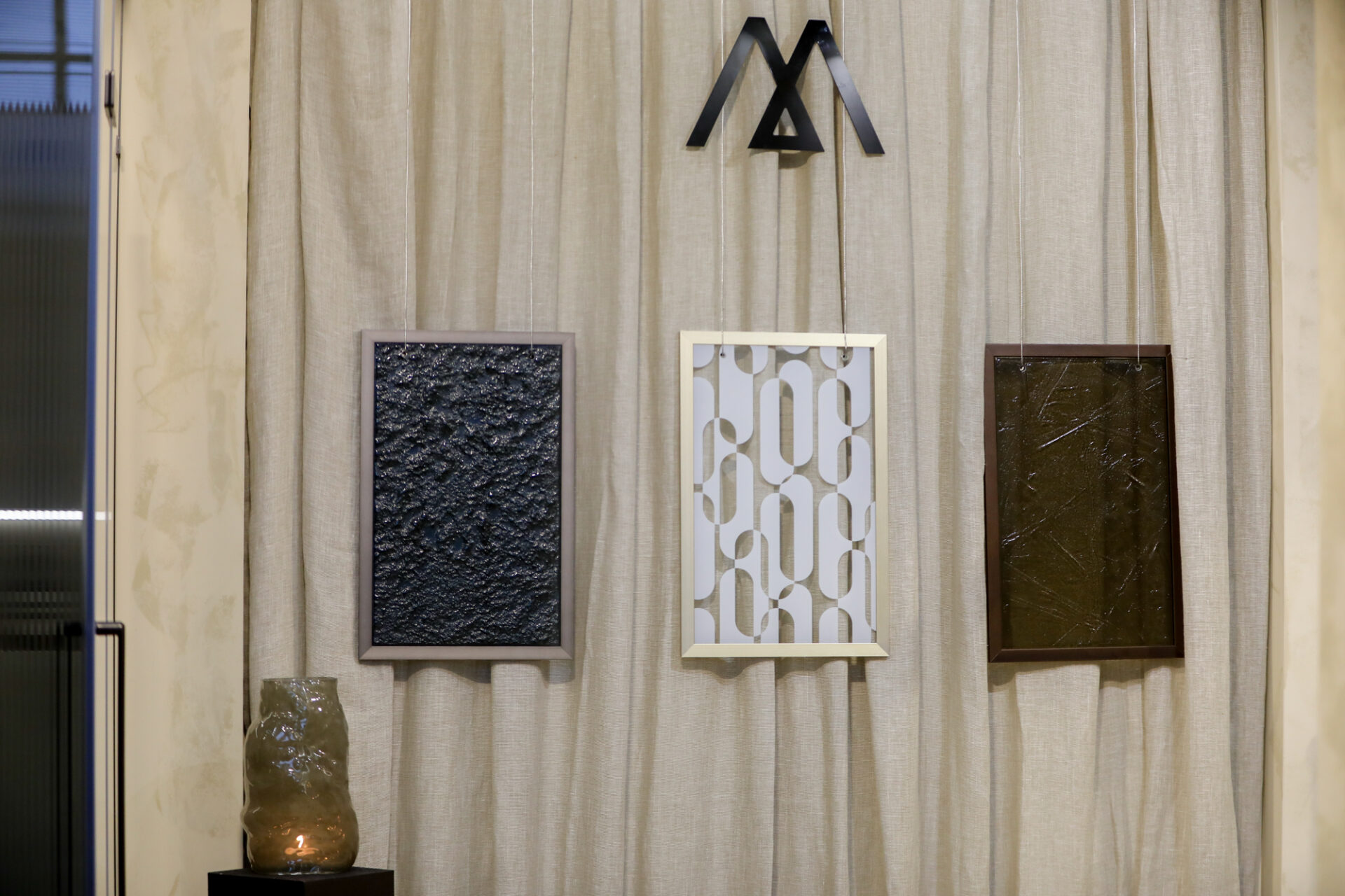 Glass panels on Majestic London stand at HIX 2025