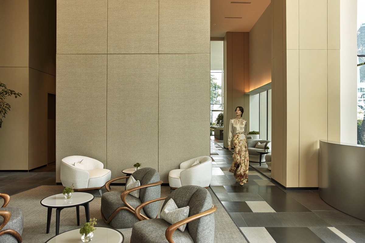 hotel lobby and seating COMO Metropolitan Singapore