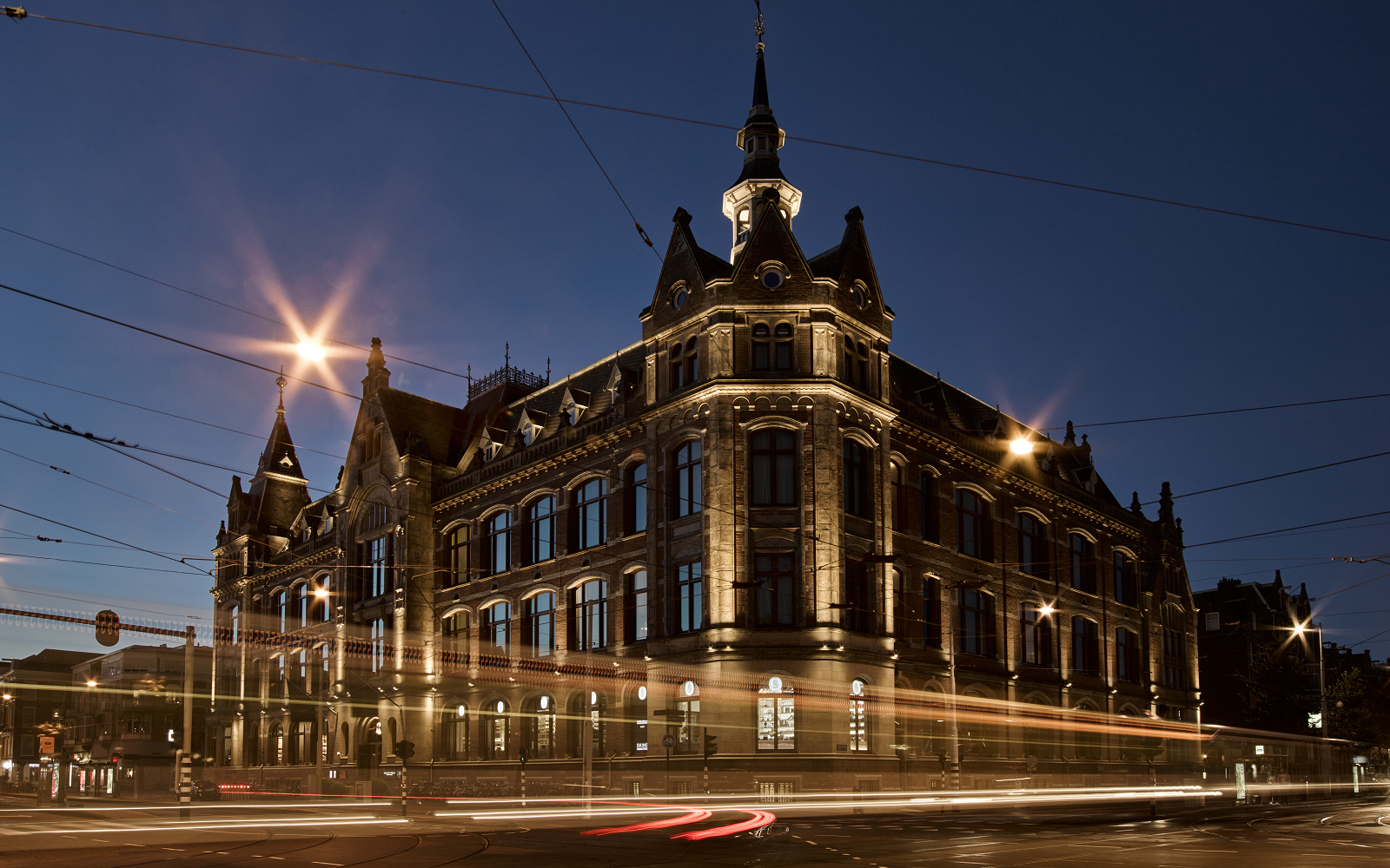 exterior at night Mandarin Oriental Conservatorium, Amsterdam