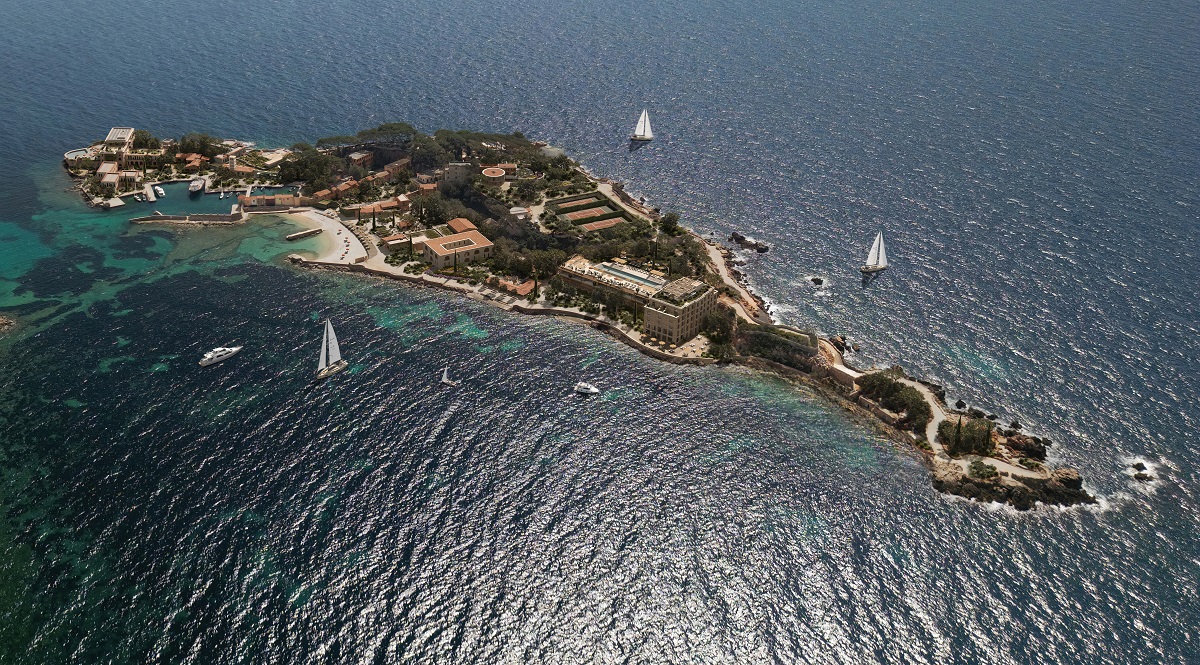 aerial view of island - Zannier Île de Bendor