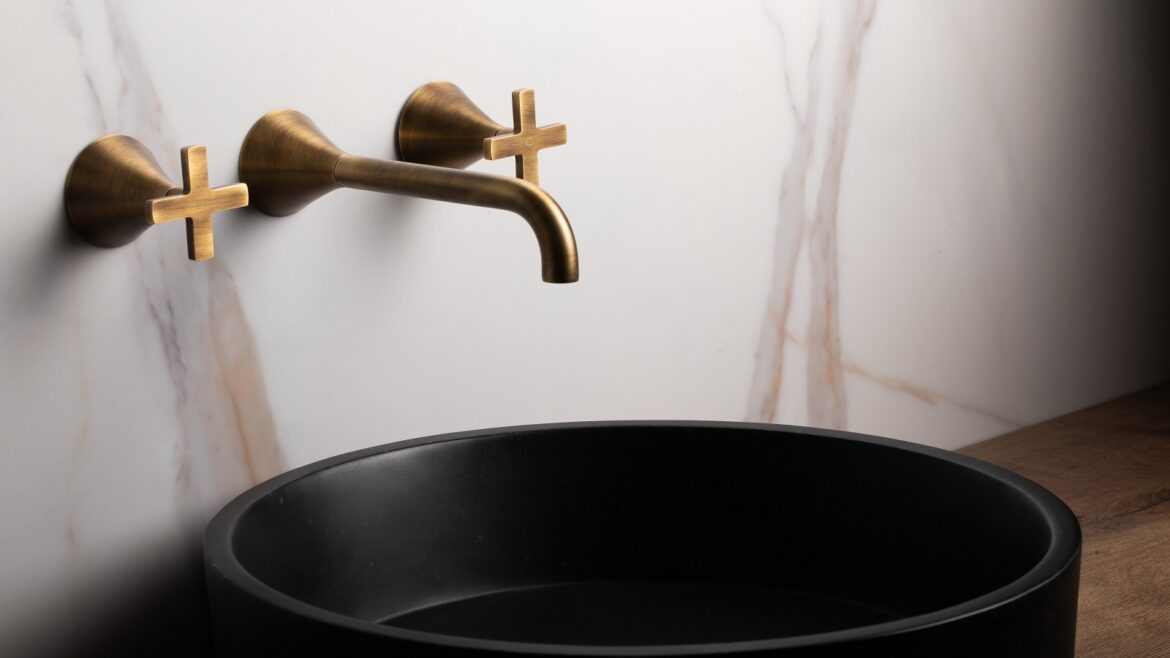 the Bristol collection by Bagno brings mid-century charm into the contemporary bathroom