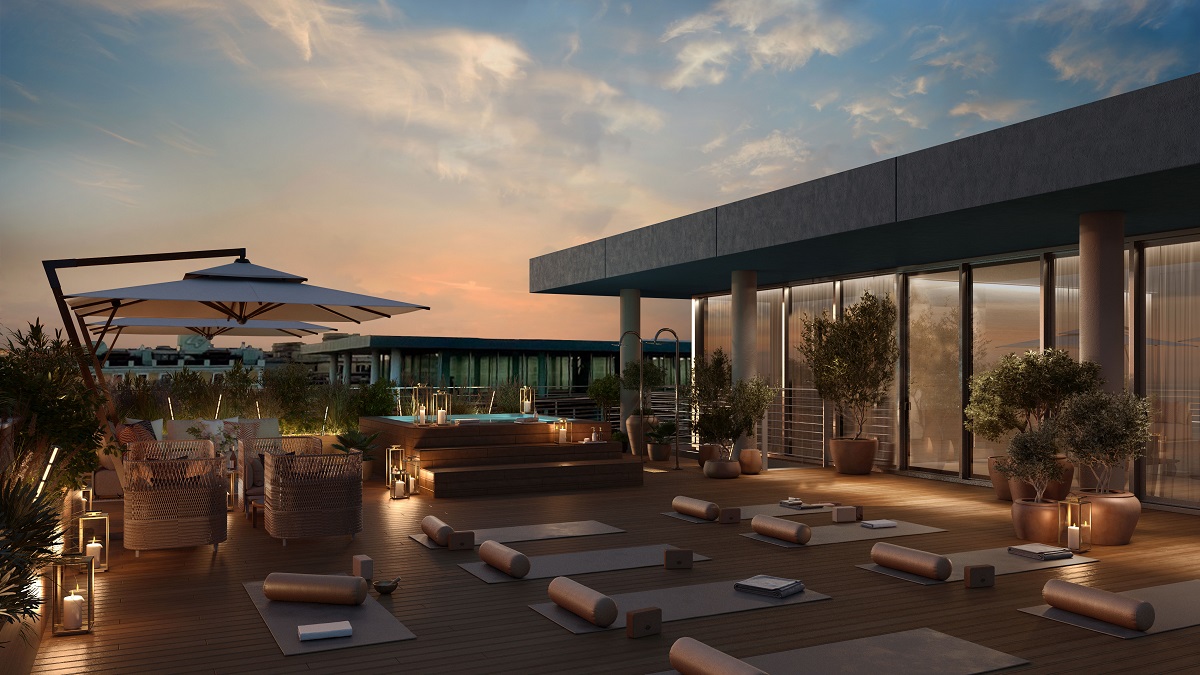 rooftop pool , spa terrace with hot tub in Hyatt REgency Rome