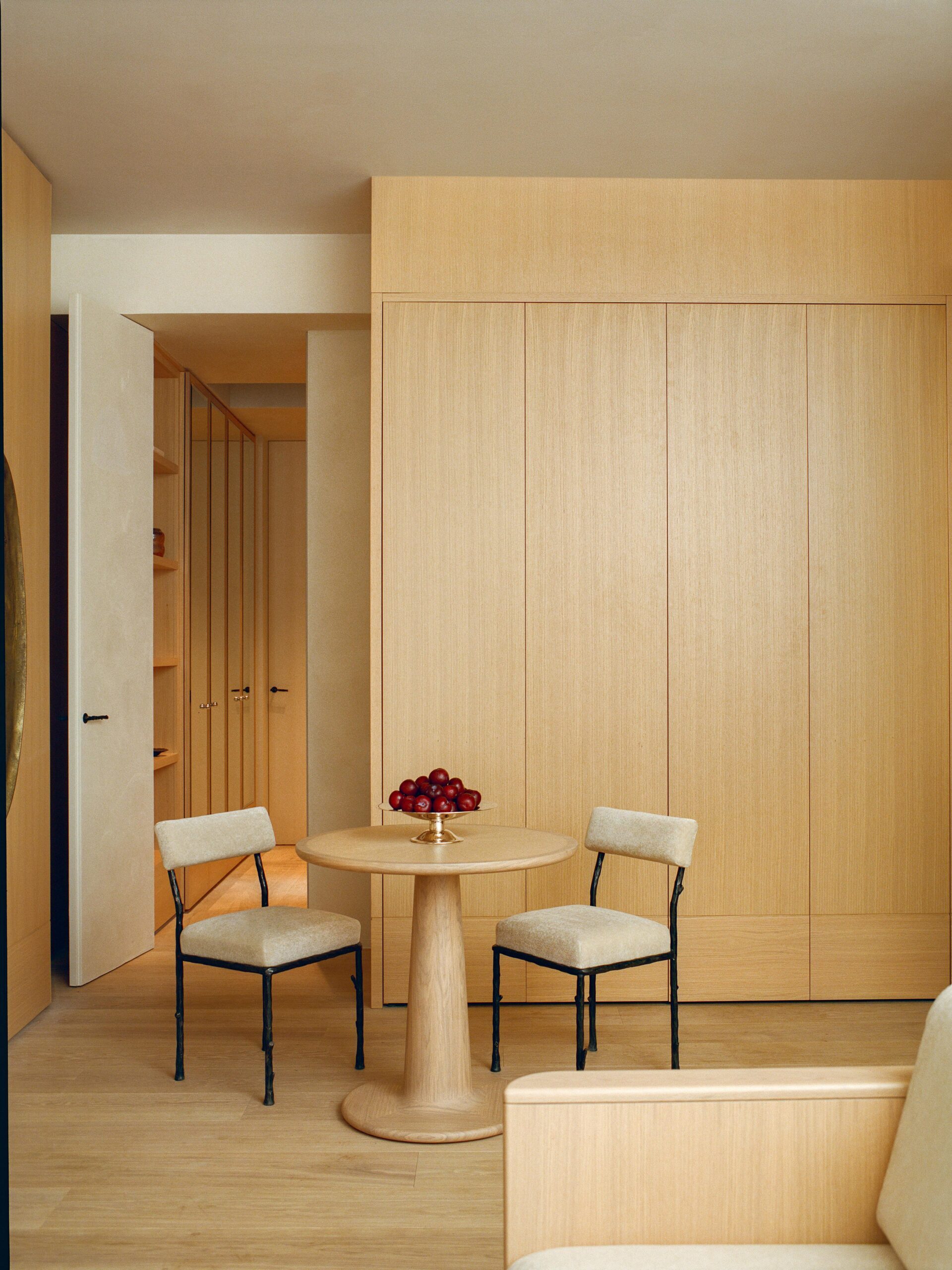 Seating area at Lorenza apartment, part of La Narcisse Blanc