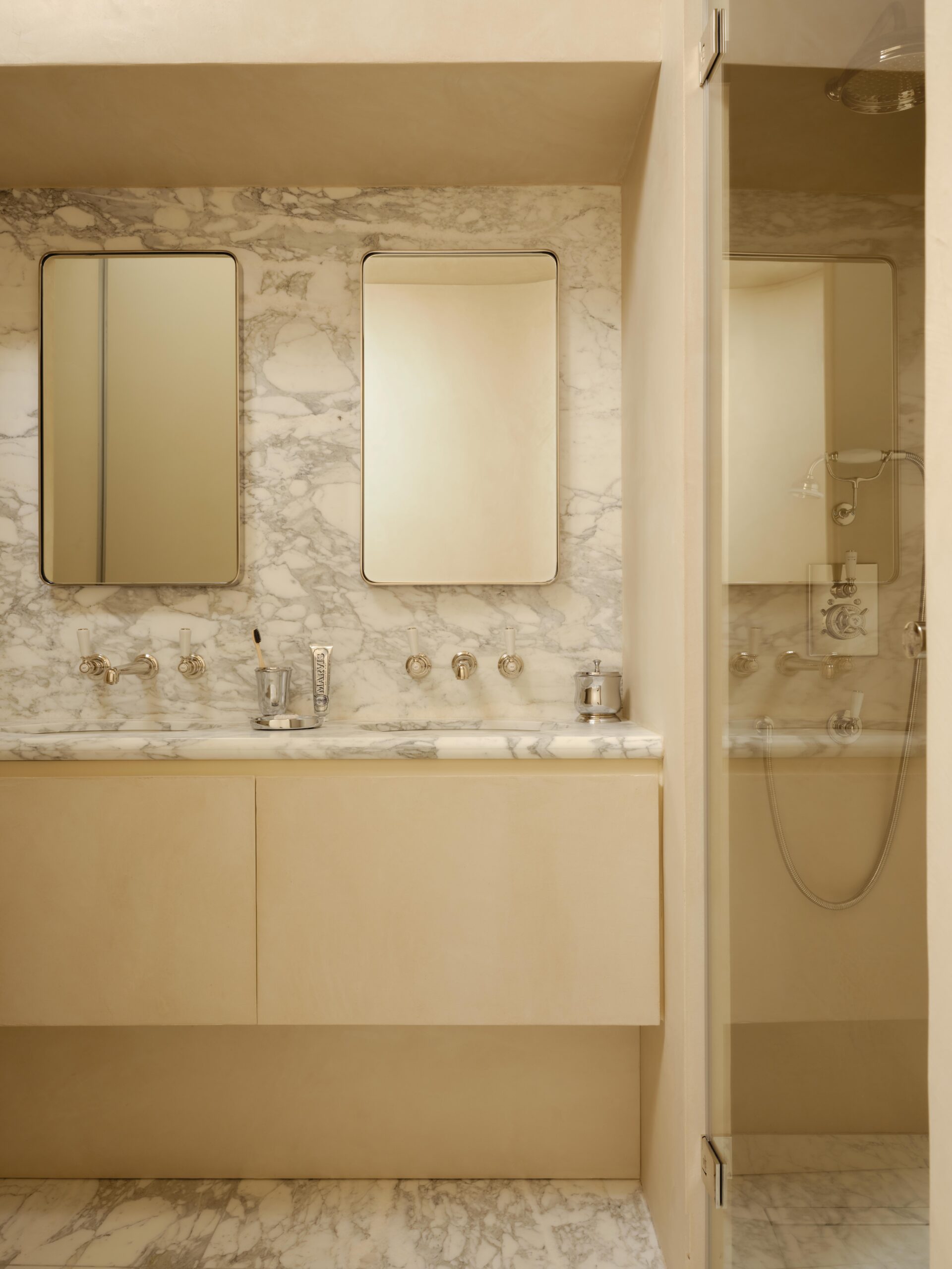 Bathroom Lorenza apartment, part of La Narcisse Blanc