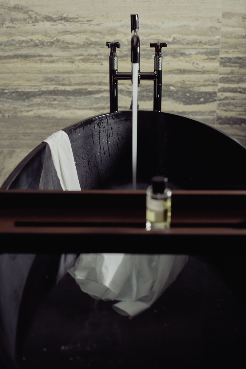 Black bath from Lusso Stone