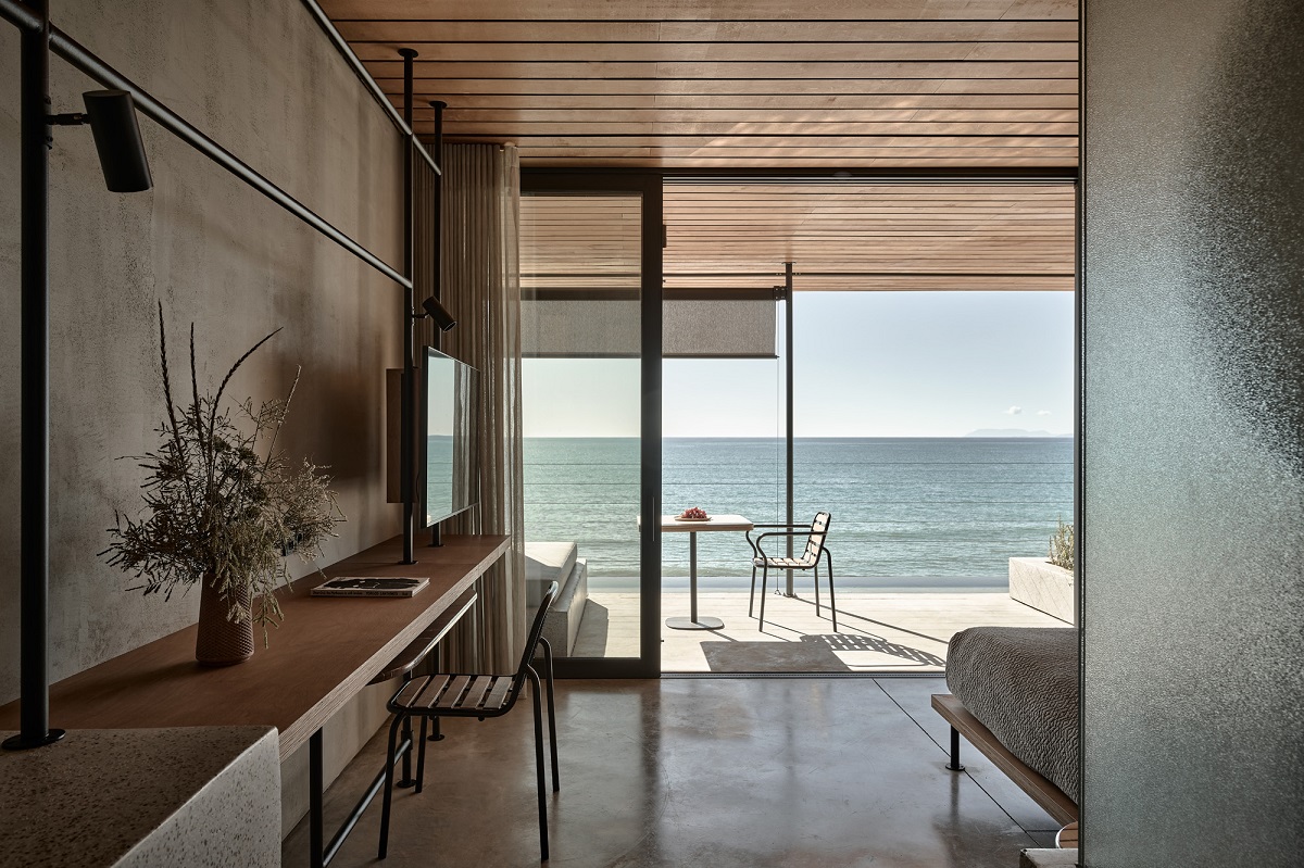 minimalist guestroom interior by K-studio for Dexamenes