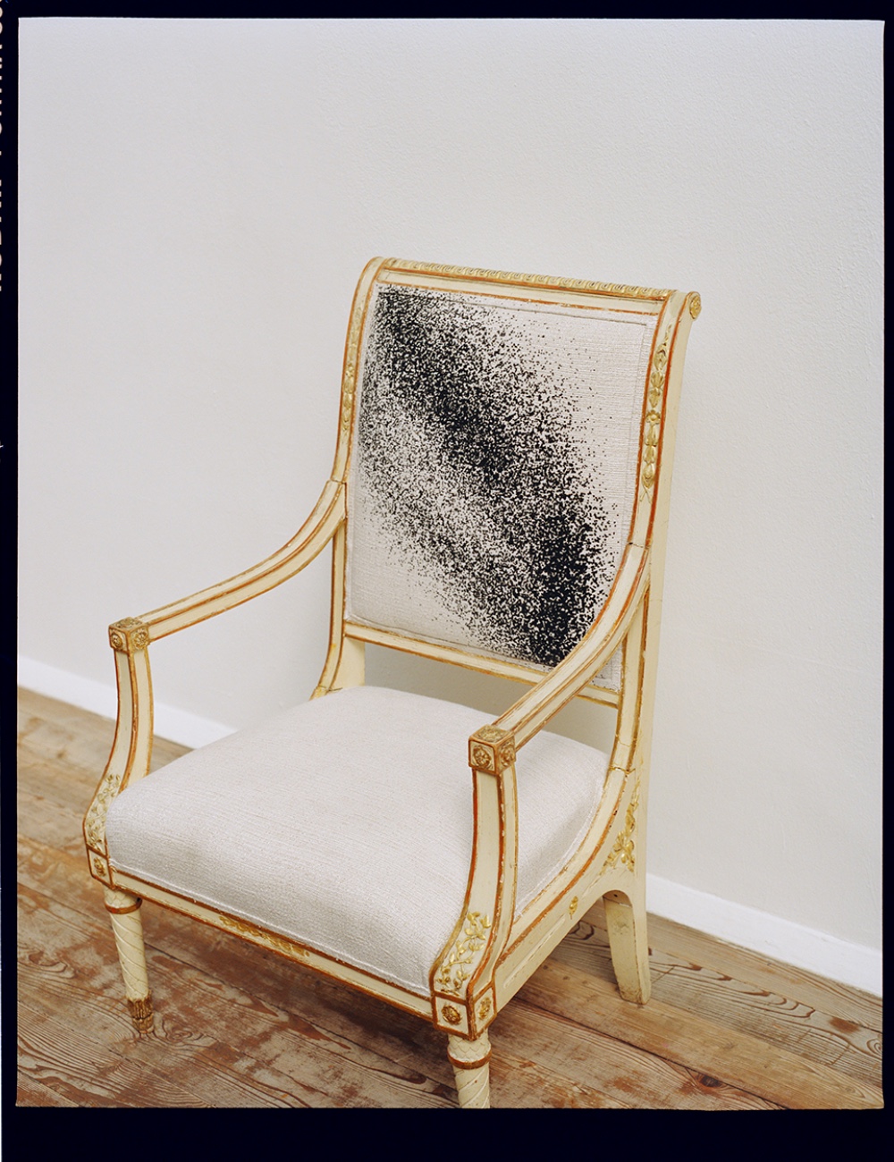 Dedar's expanded the Versi Liberi collection