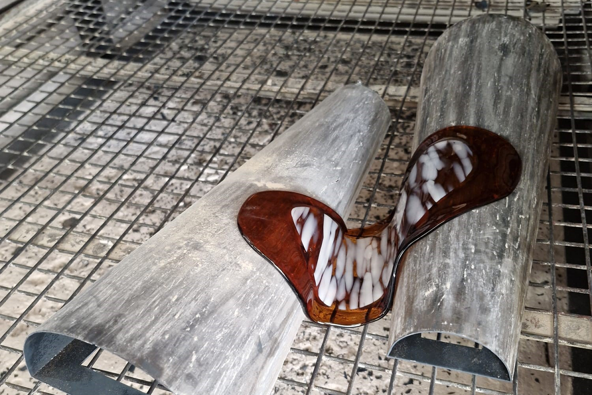 northern lights factory shaping glass over formers