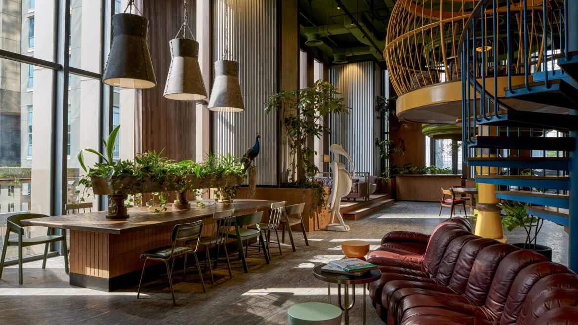 25hours Hotel The Oddbird Lobby
