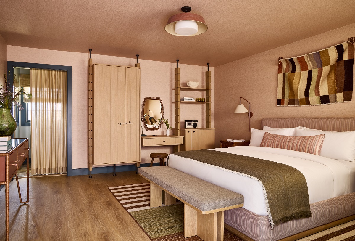 wood, natural colours and textiles in the Hotel Corduroy guestroom design