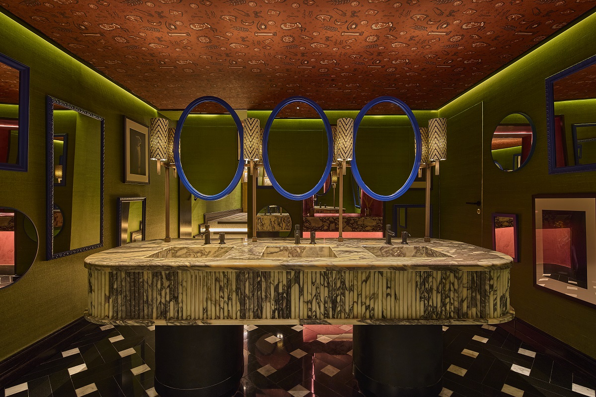 bathroom in KeliRestaurant-Madrid_EdReeve-8