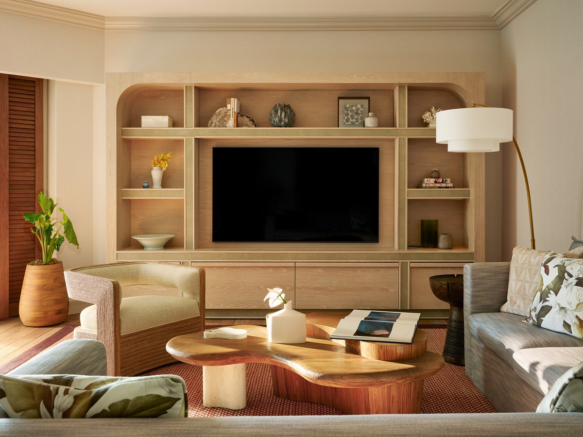 display shelving in guestsuite personalise the space in Four Seasons Resort Maui at Wailea