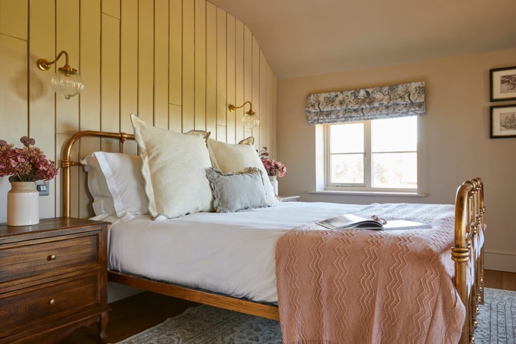 The Tawny Hotel - The Owlets