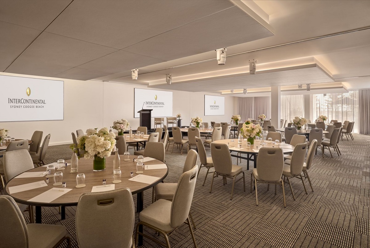 Modieus floor tiles in hotel function room