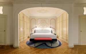 Room Mate Hotels Palazzo dei Fiori. Located between Piazza San Marco and the Ponte dell’Accademia