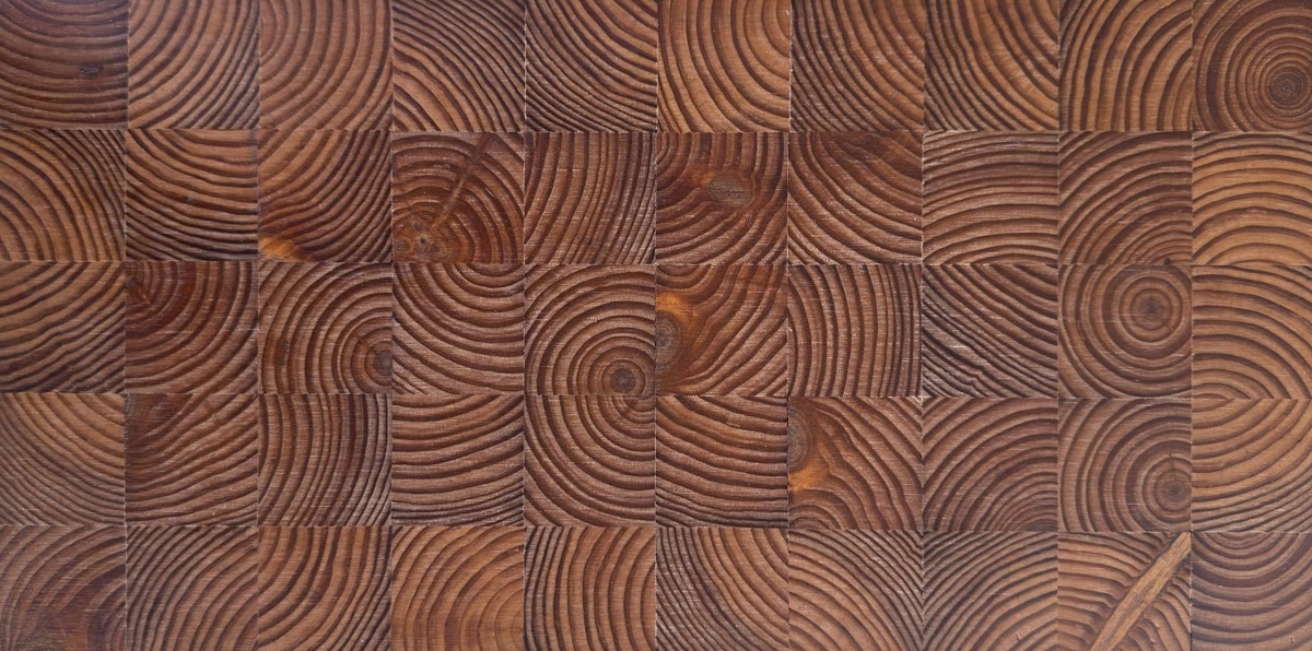 detail of End-Grain-pine-plank-1-scaled