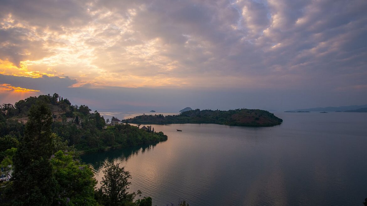 LUX_ Lake Kivu - Scenery