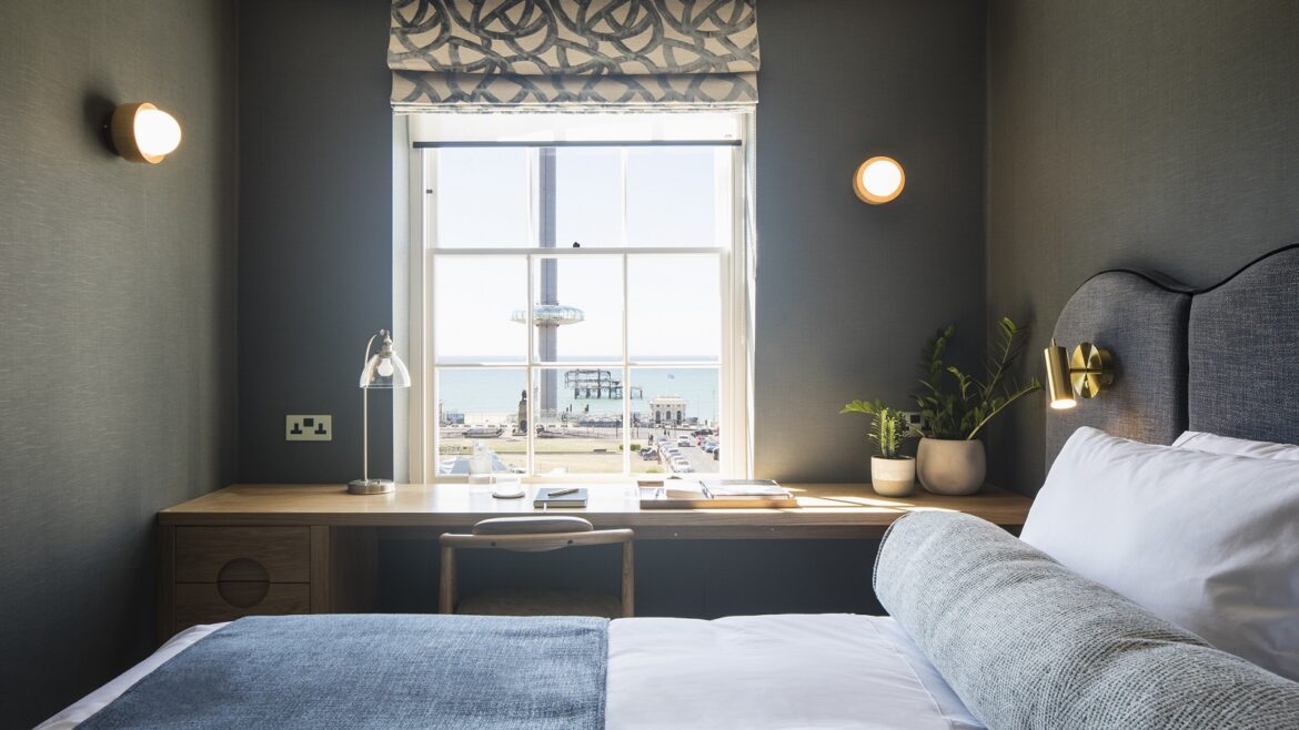 Regency Square Suites _ Suite 4 _ ©James French