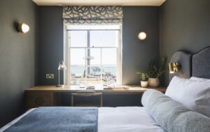Regency Square Suites _ Suite 4 _ ©James French