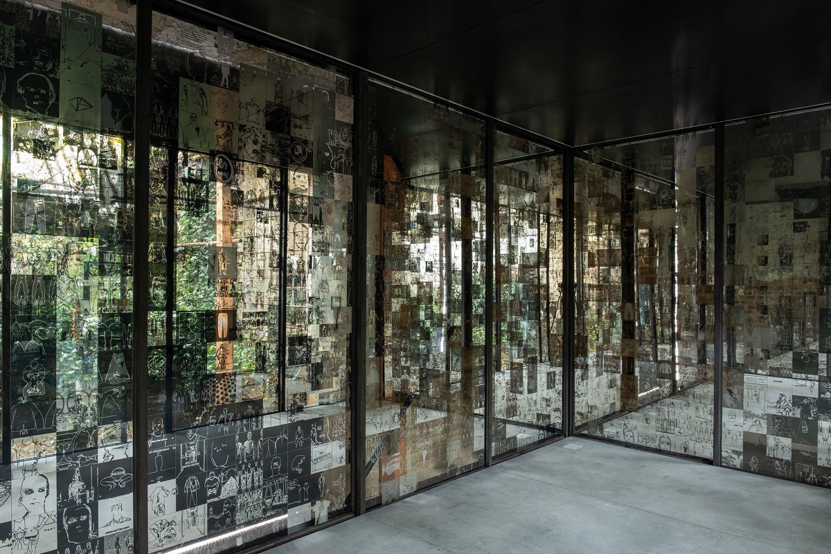etched glass wall - Silvio_Vujicic_Paviljon_Zagreb_2022