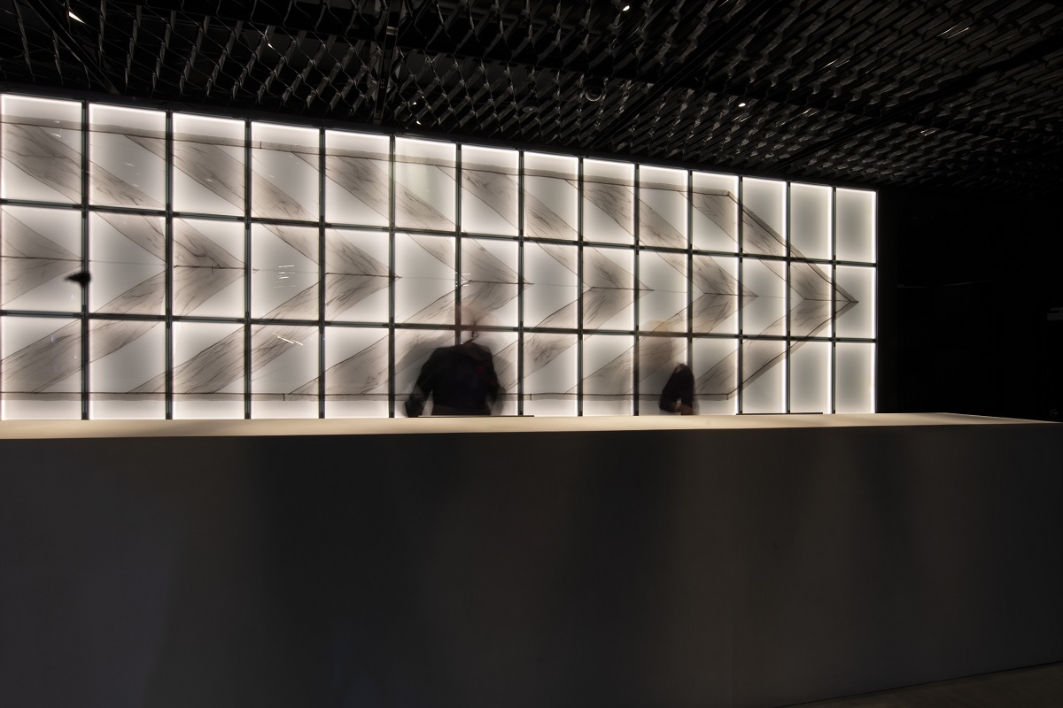 glass design by Bokart behind reception