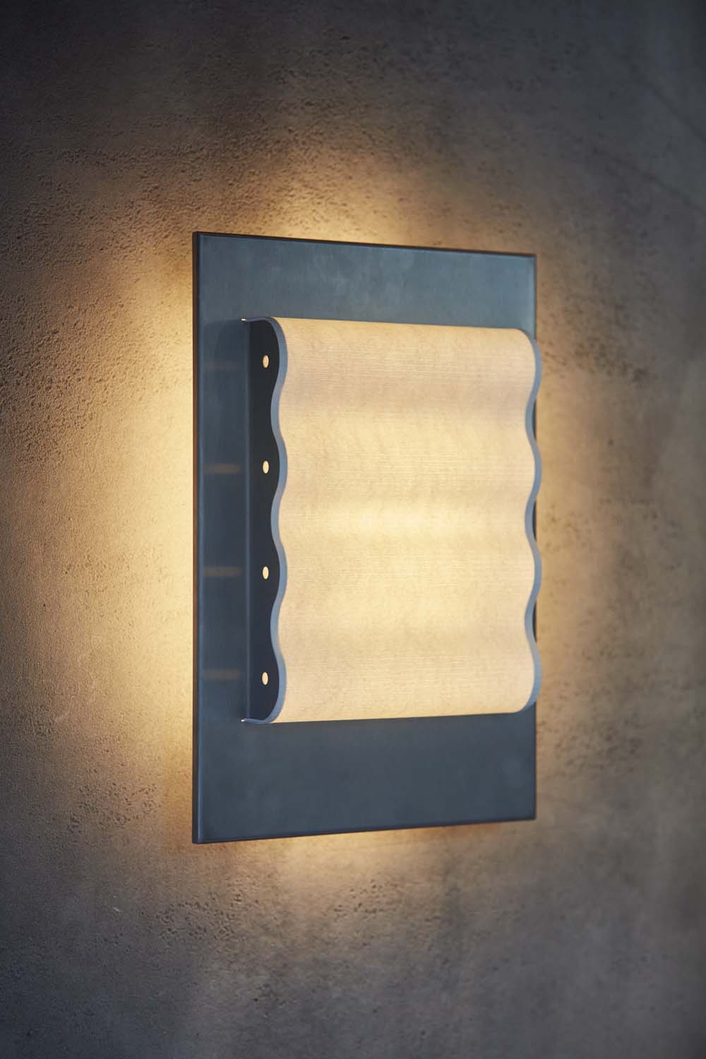 wolves-of-tokyo-bespoke-lighting-glow