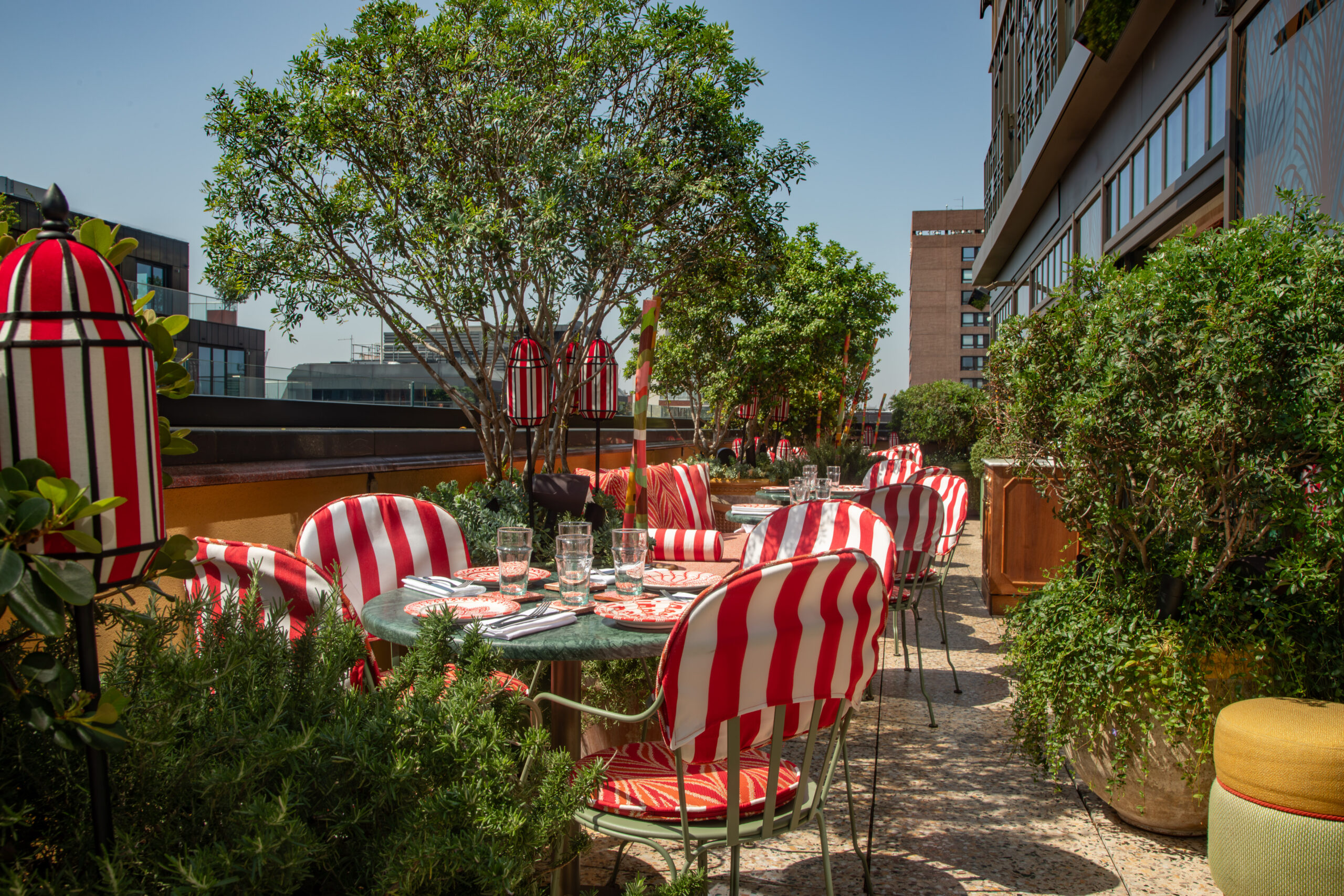 rooftop in Broaadwick Soho with red stripes of el Fenn